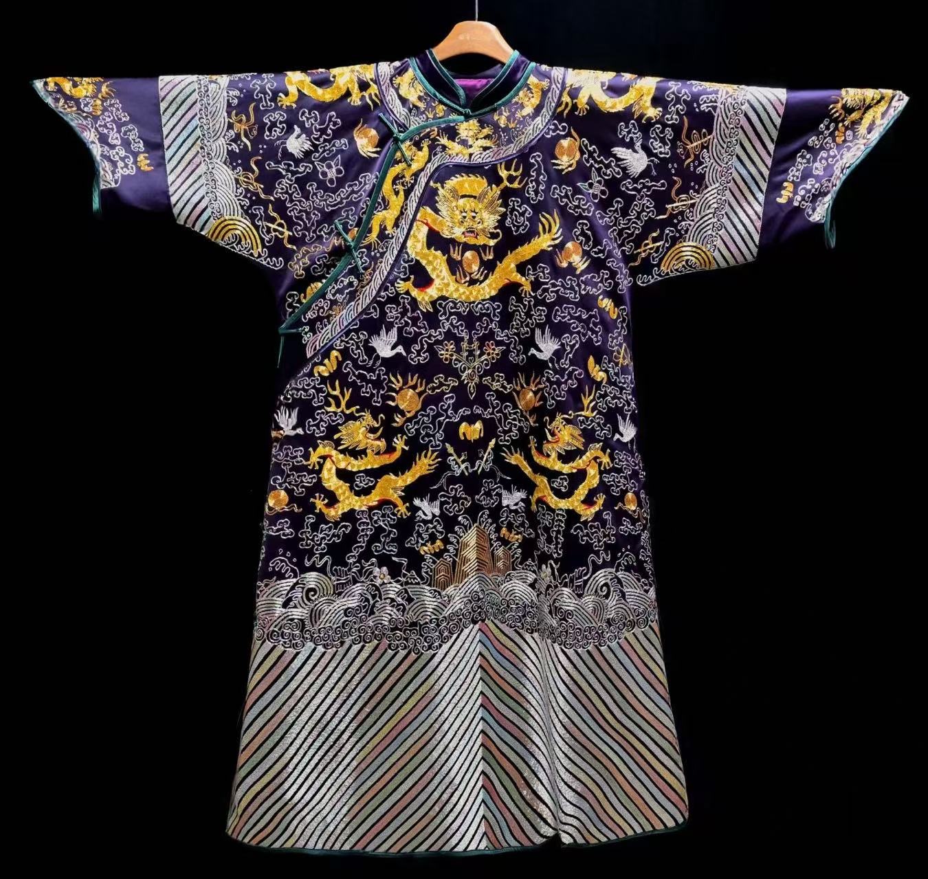 Heavy embroidered new Chinese robe