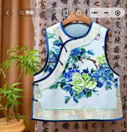 淡蓝底手绣绿色牡丹花暗花边马甲