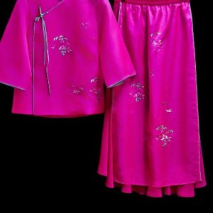 黑色暗紋軟緞花邊長袍 | Black Soft Satin Hand-Embroidered Robe