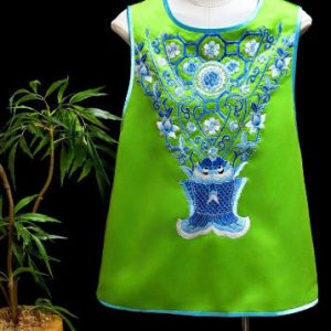 綠色軟緞手繡藍色獅子小碎花馬甲 | Blue Green Soft Satin Hand-Embroidered Lion Vest