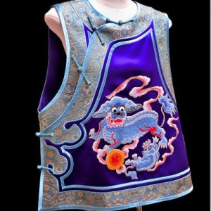 紅色底手繡多色小人立領馬甲 | Red Hand-Embroidered Vest