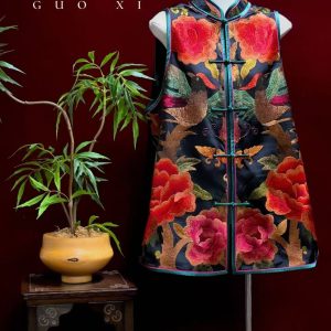 黑色立領手繡牡丹花鳥馬甲 | Black Hand-Embroidered Peony Floral and Bird Vest