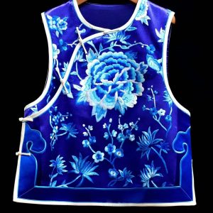 藍色手繡藍白漸變花馬甲 | Blue Hand-Embroidered Vest
