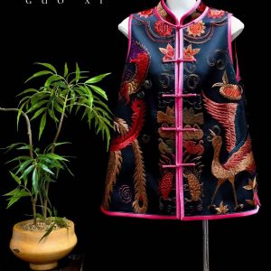 黑色雙面苗繡鳳凰花馬甲 | Black Miao Embroidery Phoenix Vest