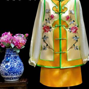 淡黃手繡牡丹花黃邊馬甲 | Hand-Embroidered Peony Vest