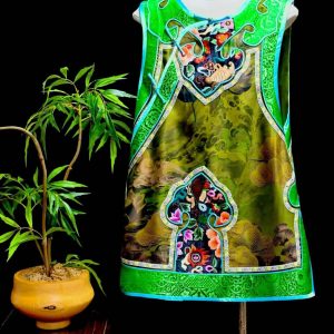 香雲紗底手繡彩花暗紋綠邊馬甲 | Xiangyun Silk Hand-Embroidered Colorful Floral Vest