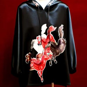 黑色軟緞手繡馬衛衣 | Black Soft Satin Hand-Embroidered Horse Motif Sweatshirt
