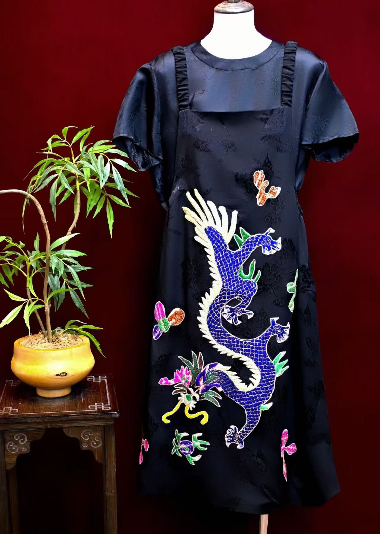黑色軟緞暗花手繡龍紋花背帶裙 | Dragon Motif Pinafore Dress